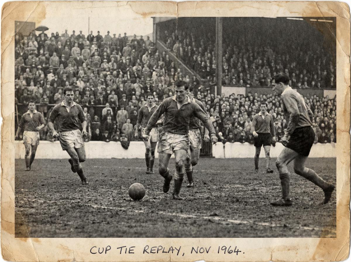 经典足球比赛的复古照片 - im电竞